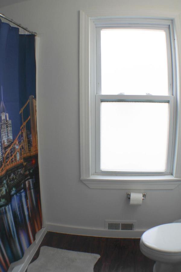 פיטסבורג 3 Bedroom Southside Pad - Sleeps 8 - Amazing Location מראה חיצוני תמונה